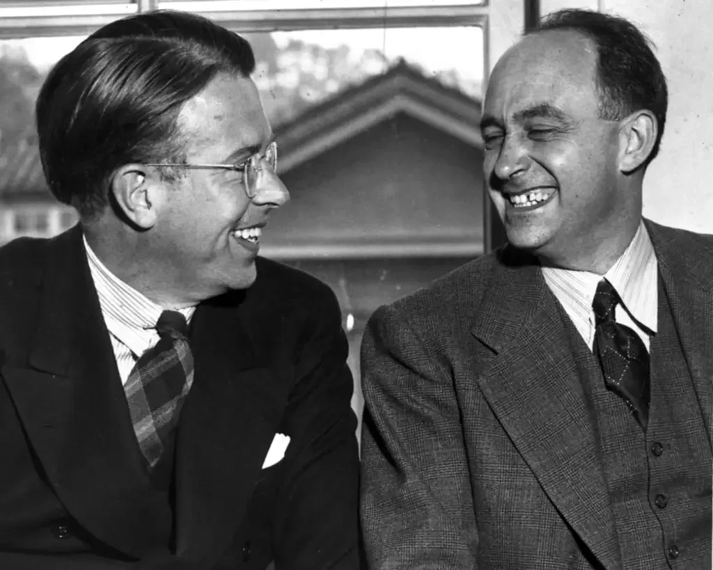 Enrico Fermi (desno) sa Ernestom Orlandom Lawrenceom na Univerzitetu Kalifornije u Berkeleyu, 29. januara 1940. godine